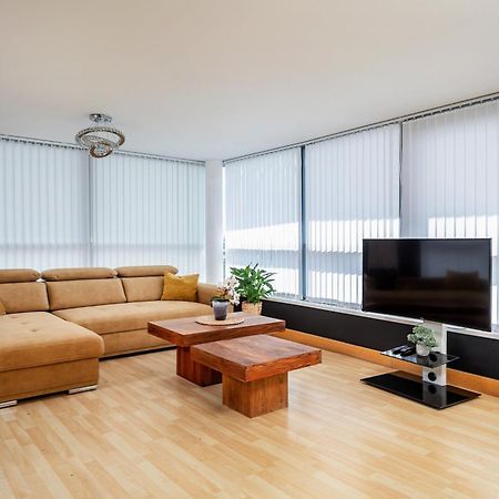 Large Central Penthouse In Leeds ลีดส์ ภายนอก รูปภาพ