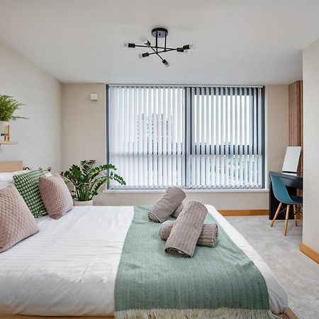 Large Central Penthouse In Leeds ลีดส์ ภายนอก รูปภาพ