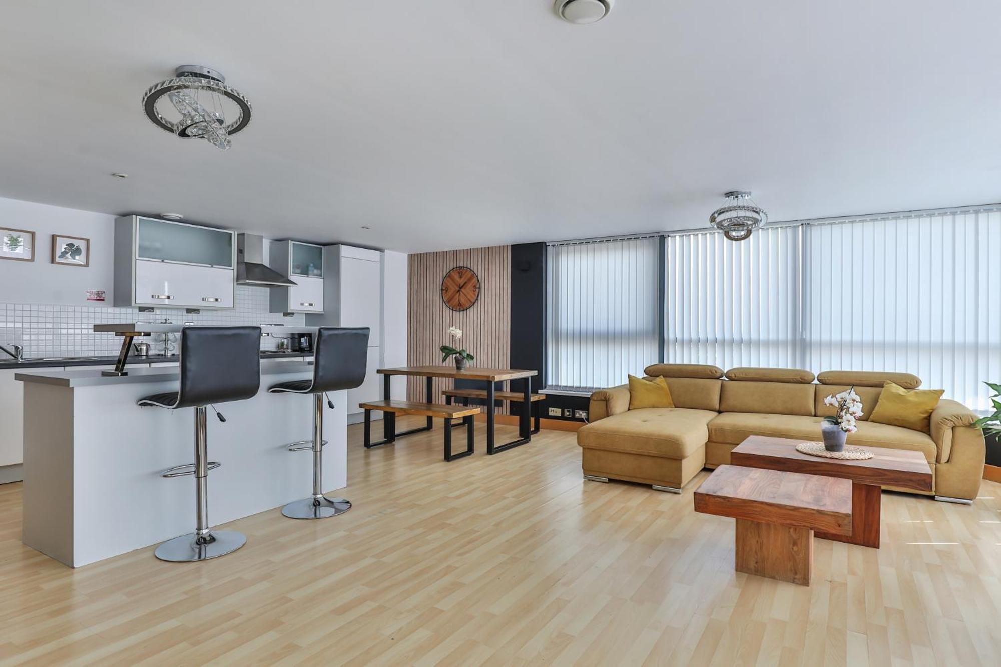 Large Central Penthouse In Leeds ลีดส์ ภายนอก รูปภาพ