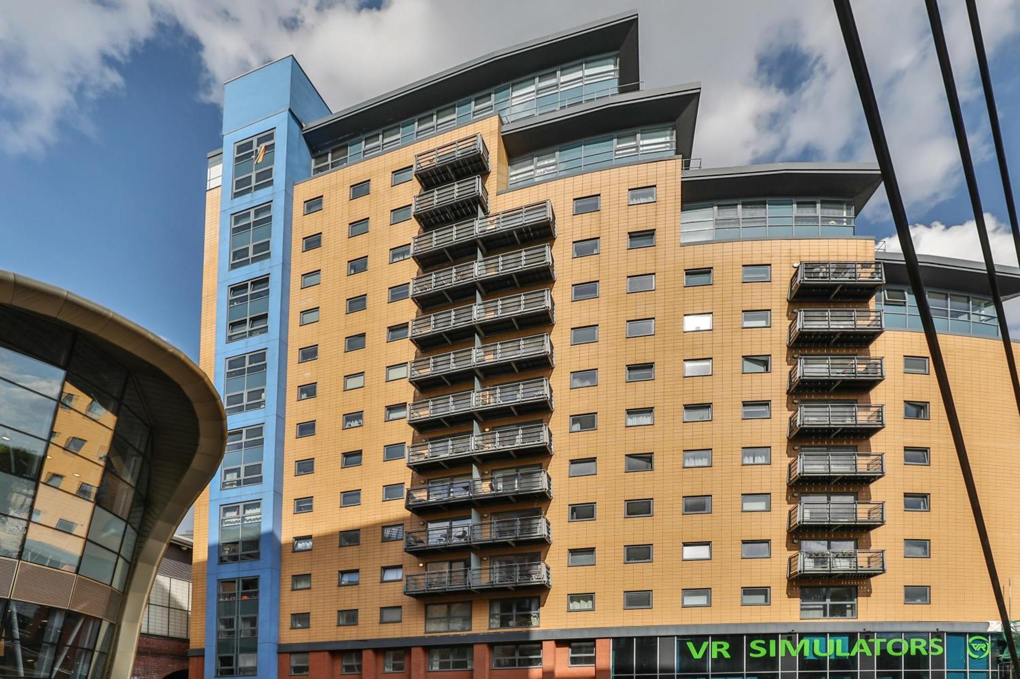 Large Central Penthouse In Leeds ลีดส์ ภายนอก รูปภาพ