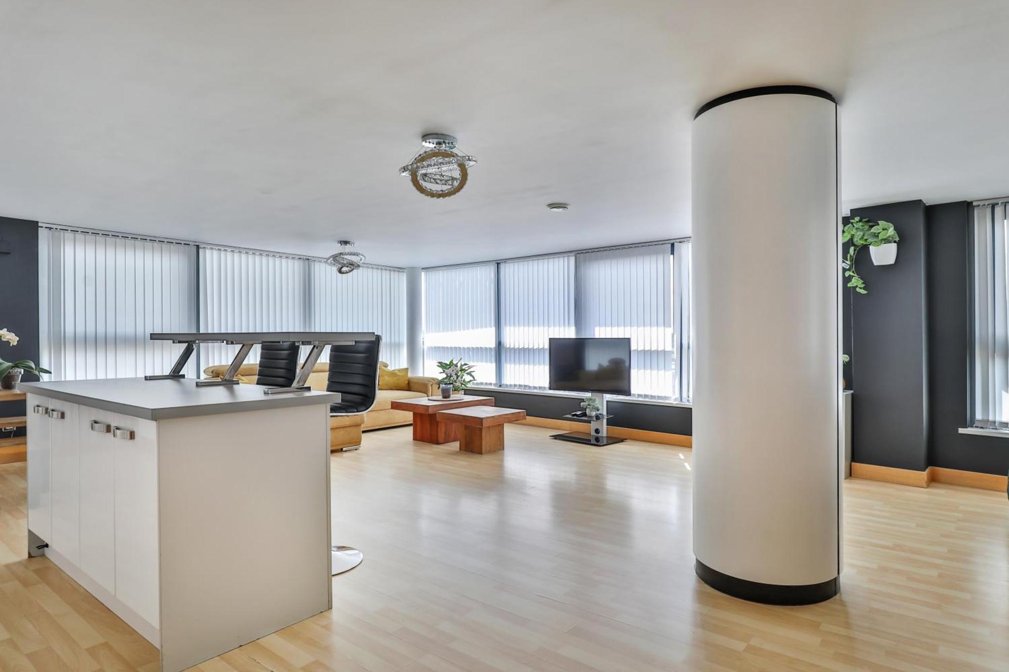Large Central Penthouse In Leeds ลีดส์ ภายนอก รูปภาพ