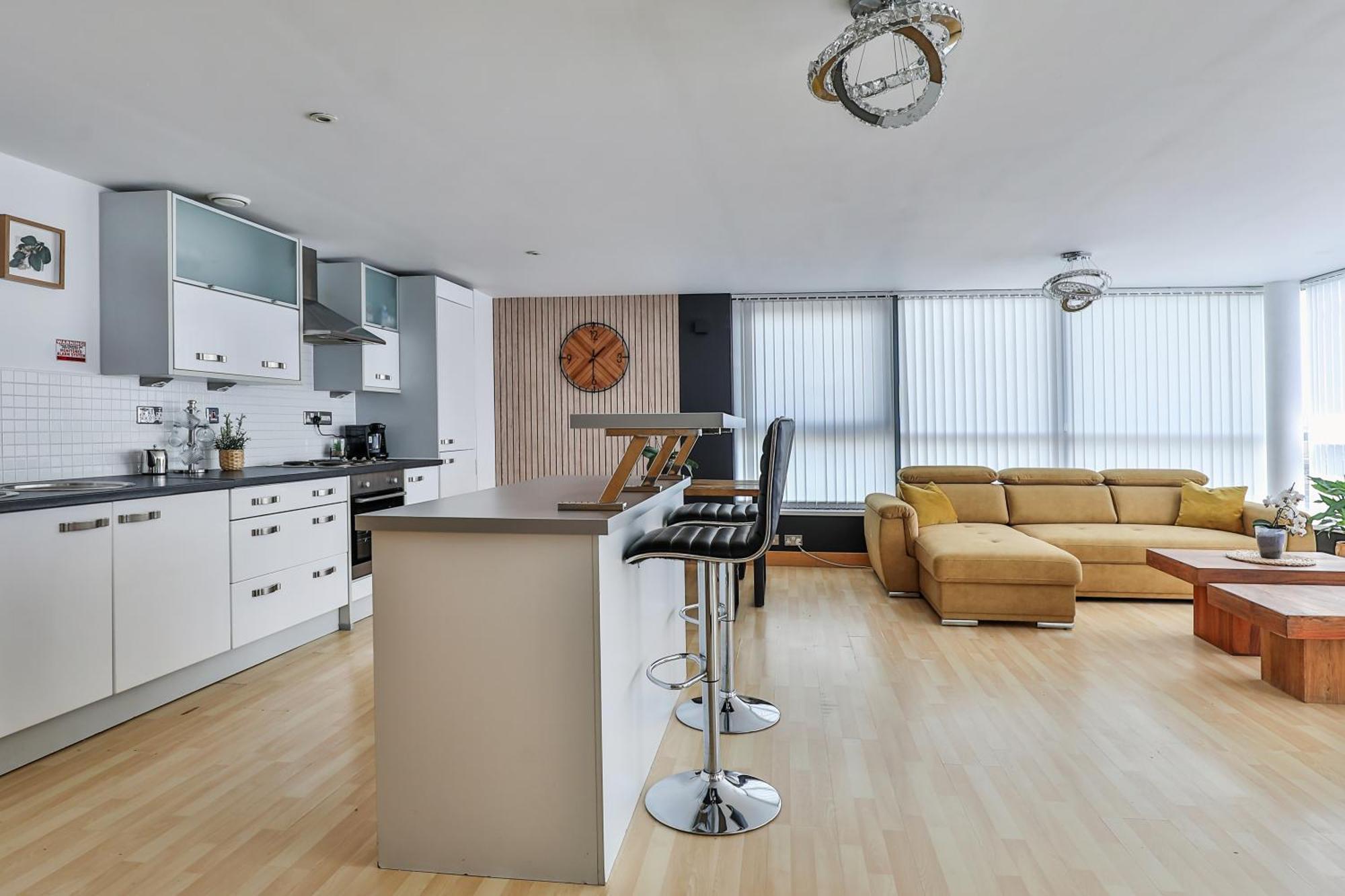 Large Central Penthouse In Leeds ลีดส์ ภายนอก รูปภาพ