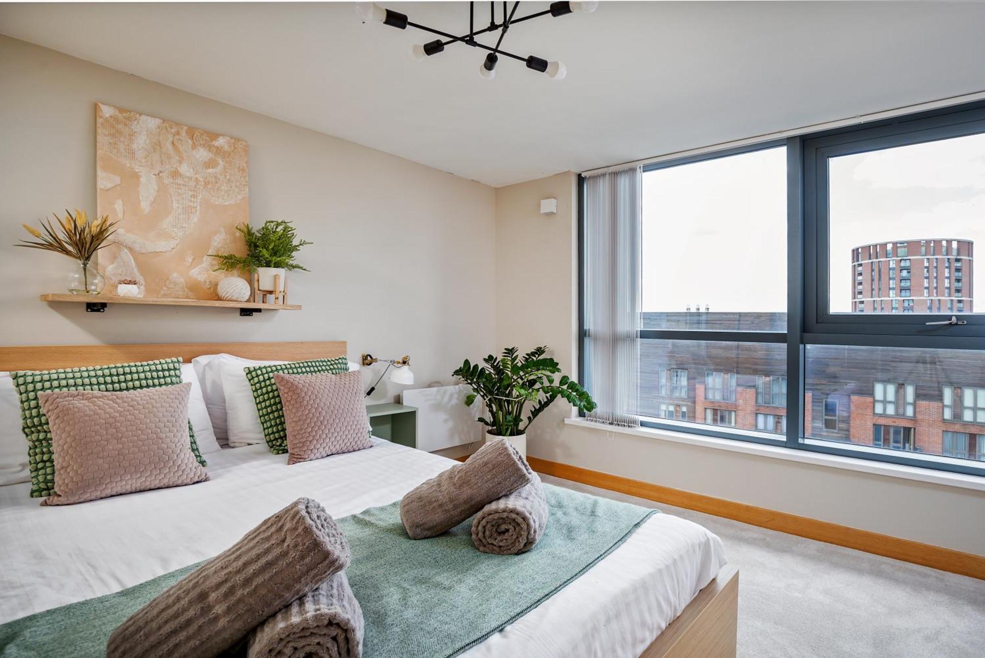 Large Central Penthouse In Leeds ลีดส์ ภายนอก รูปภาพ