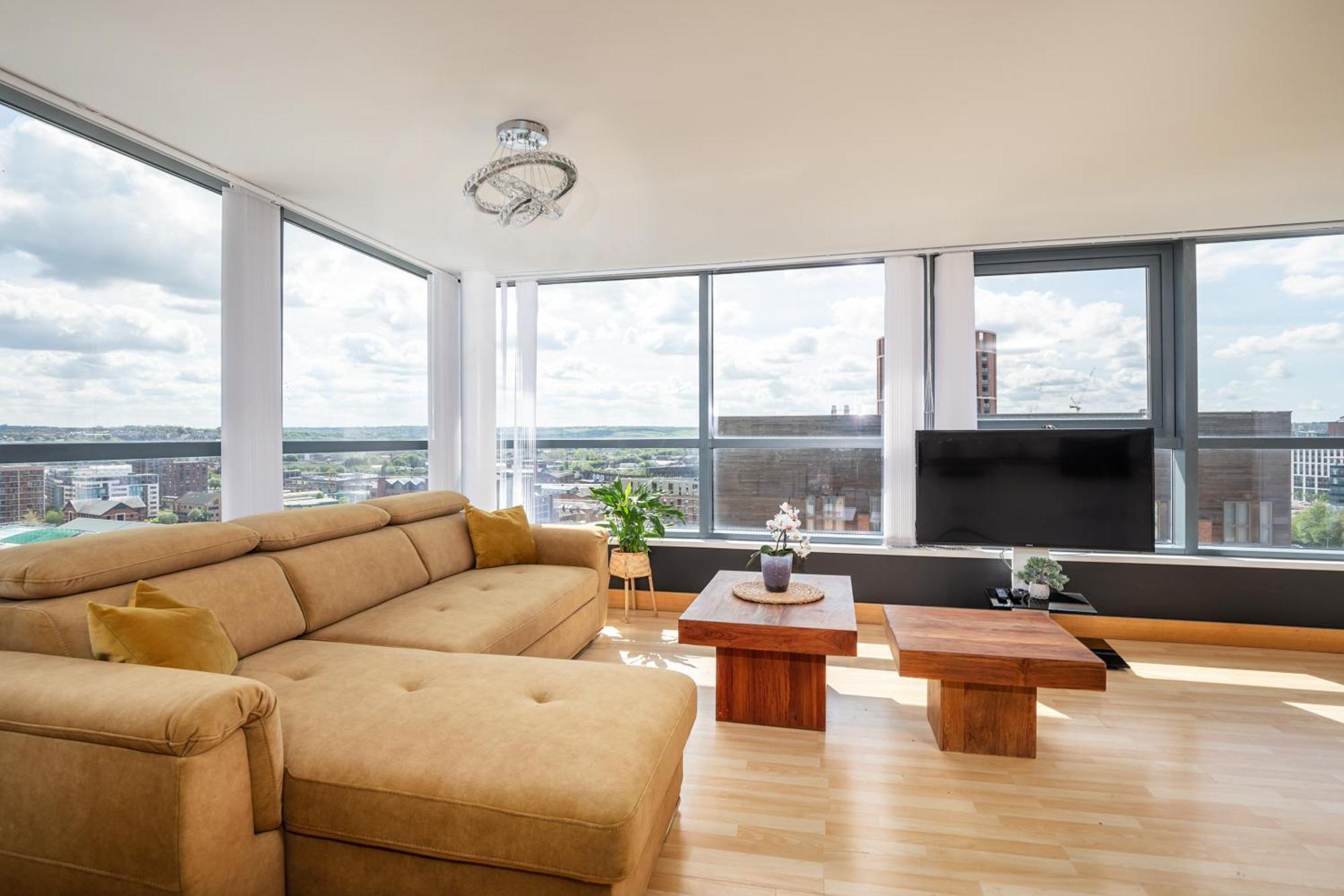 Large Central Penthouse In Leeds ลีดส์ ภายนอก รูปภาพ