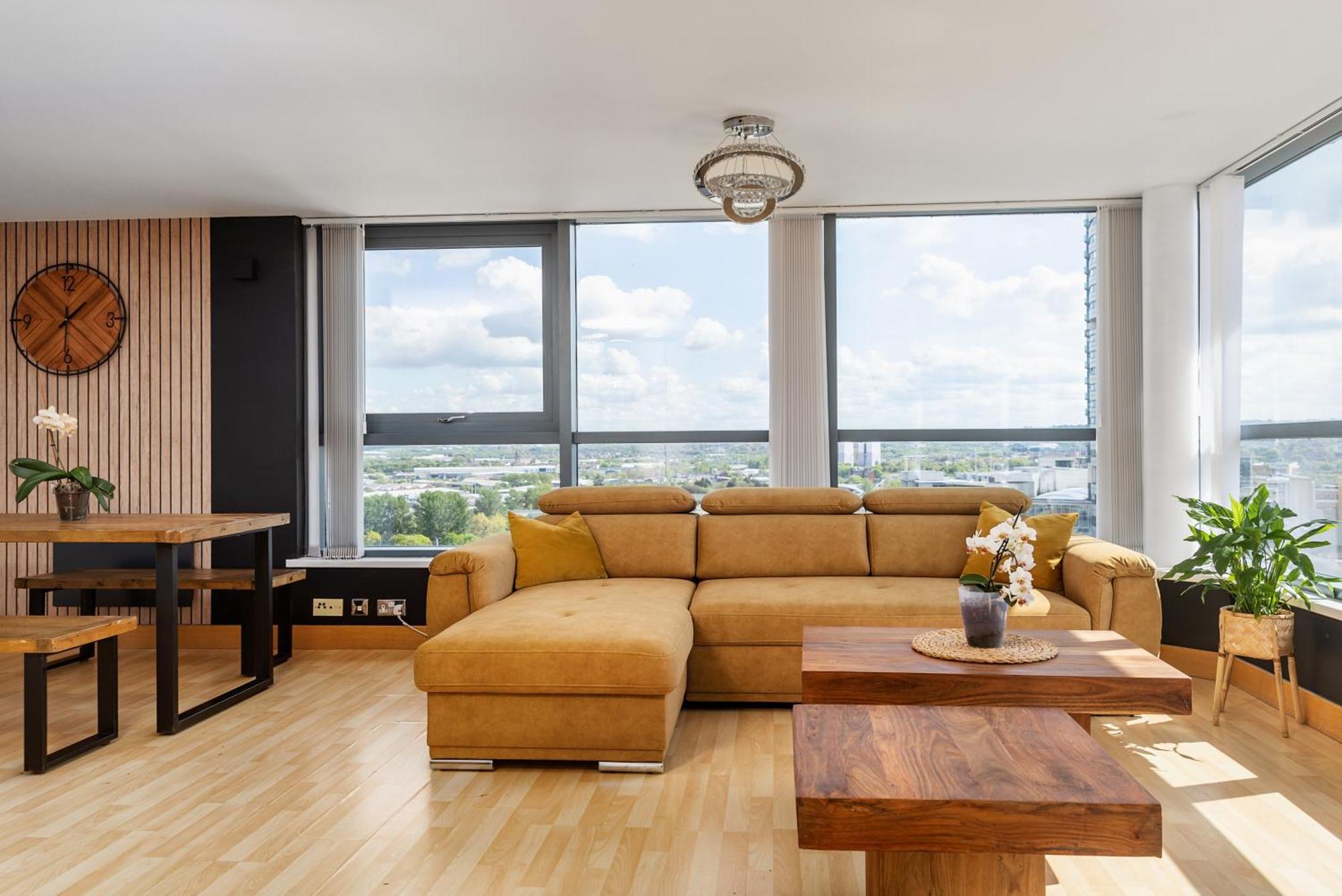 Large Central Penthouse In Leeds ลีดส์ ภายนอก รูปภาพ