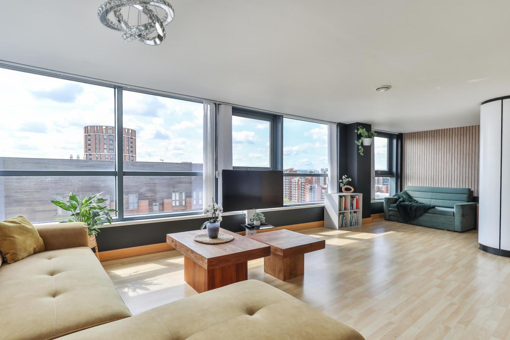 Large Central Penthouse In Leeds ลีดส์ ภายนอก รูปภาพ