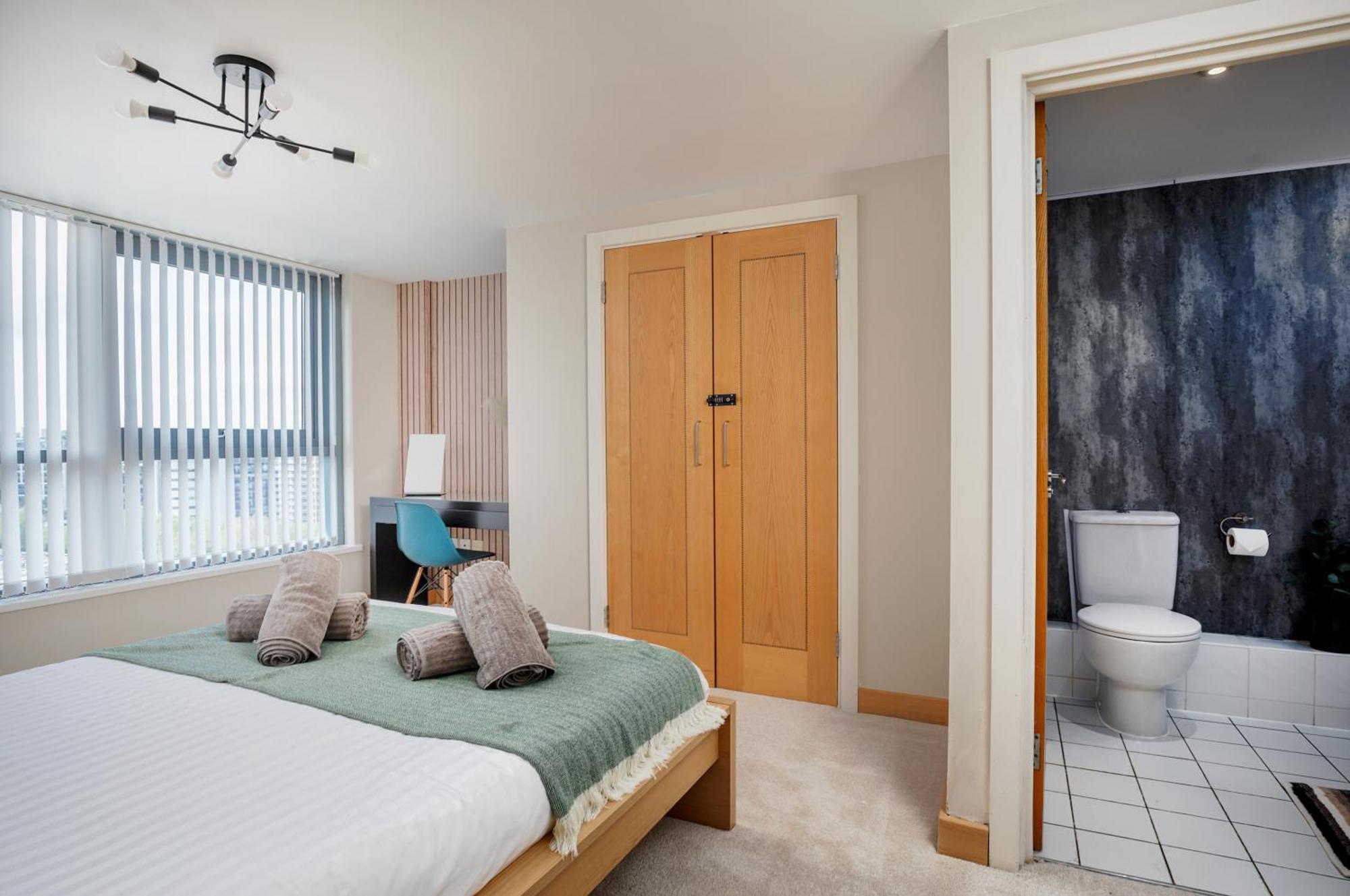 Large Central Penthouse In Leeds ลีดส์ ภายนอก รูปภาพ