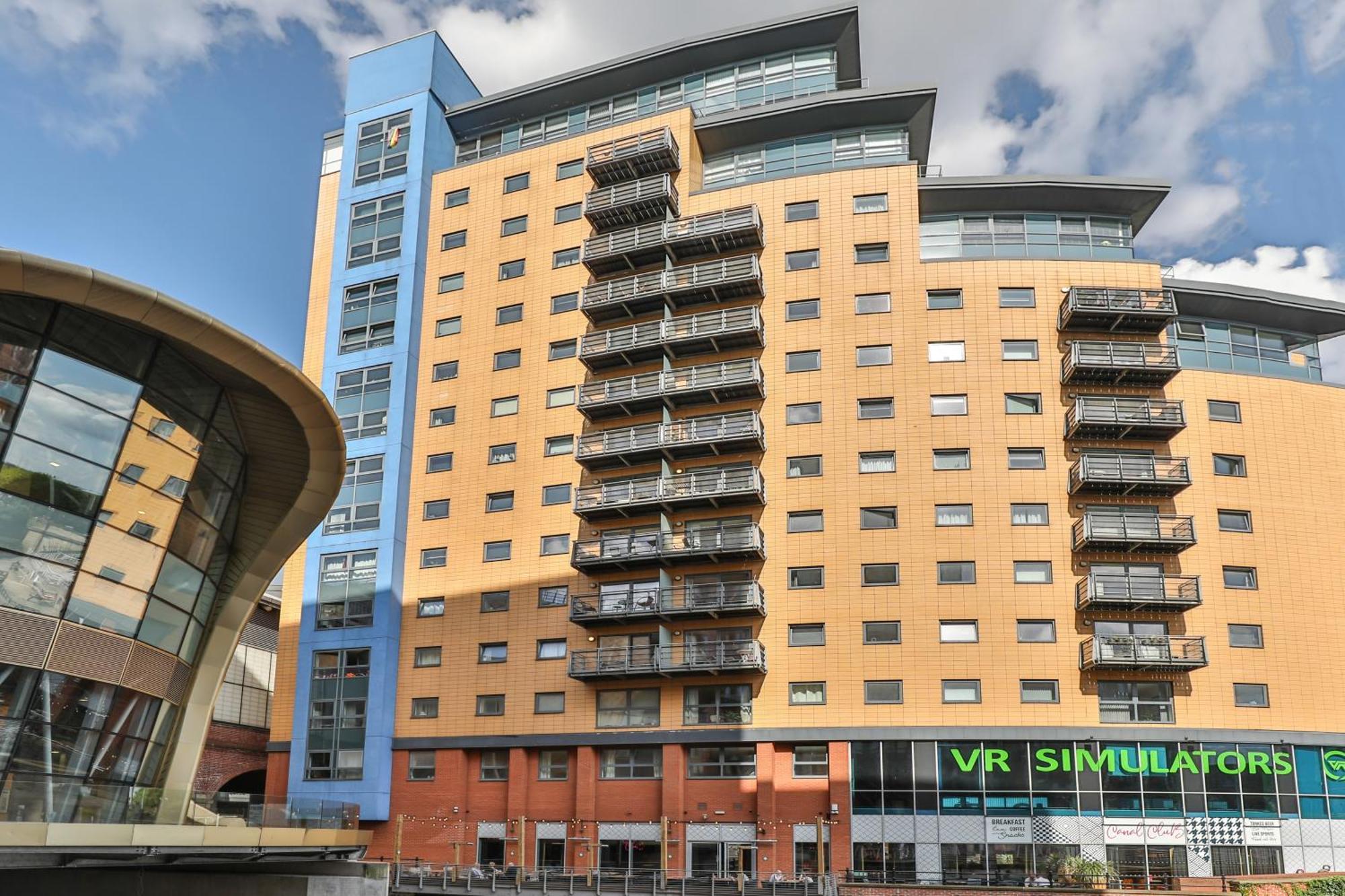 Large Central Penthouse In Leeds ลีดส์ ภายนอก รูปภาพ