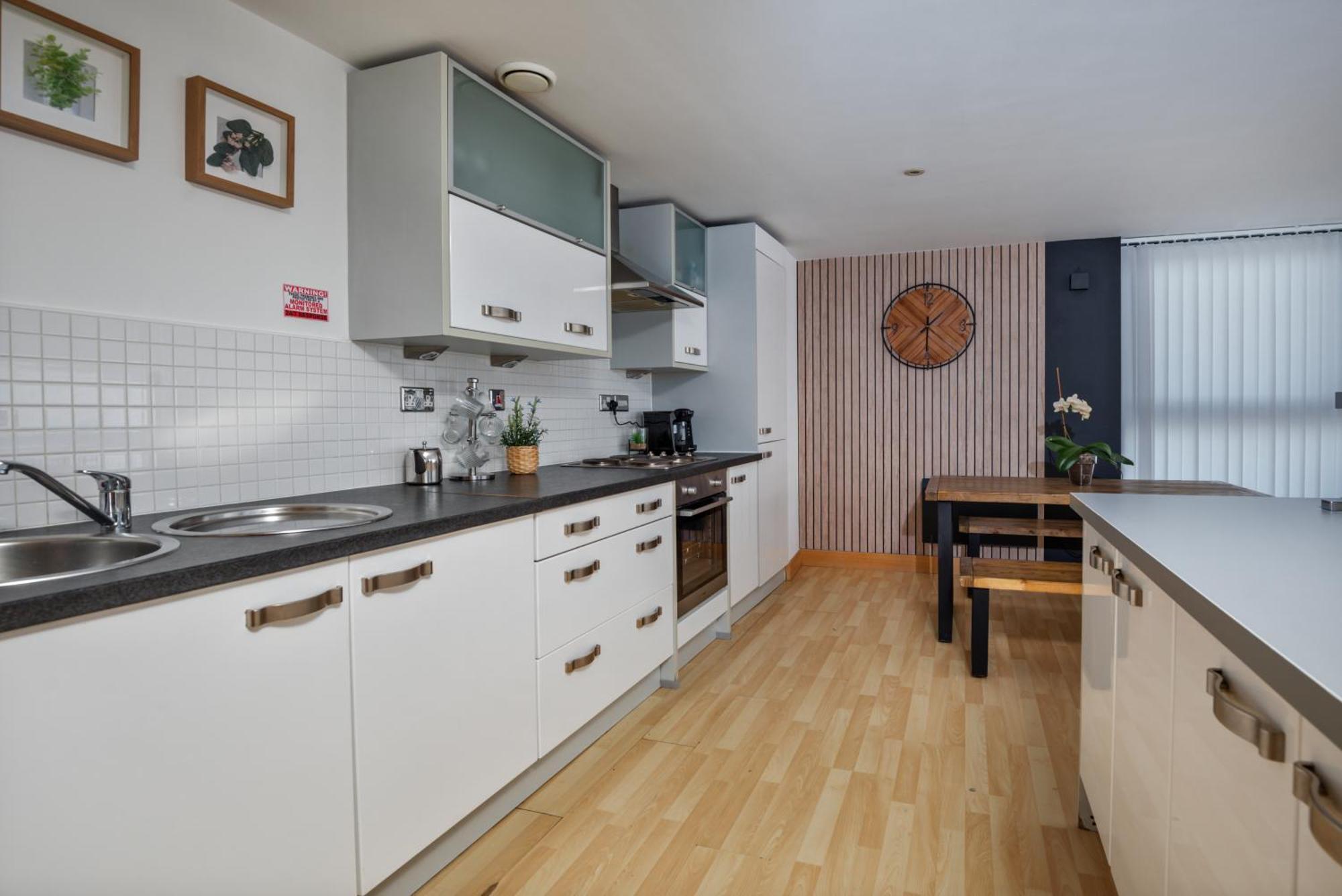 Large Central Penthouse In Leeds ลีดส์ ภายนอก รูปภาพ