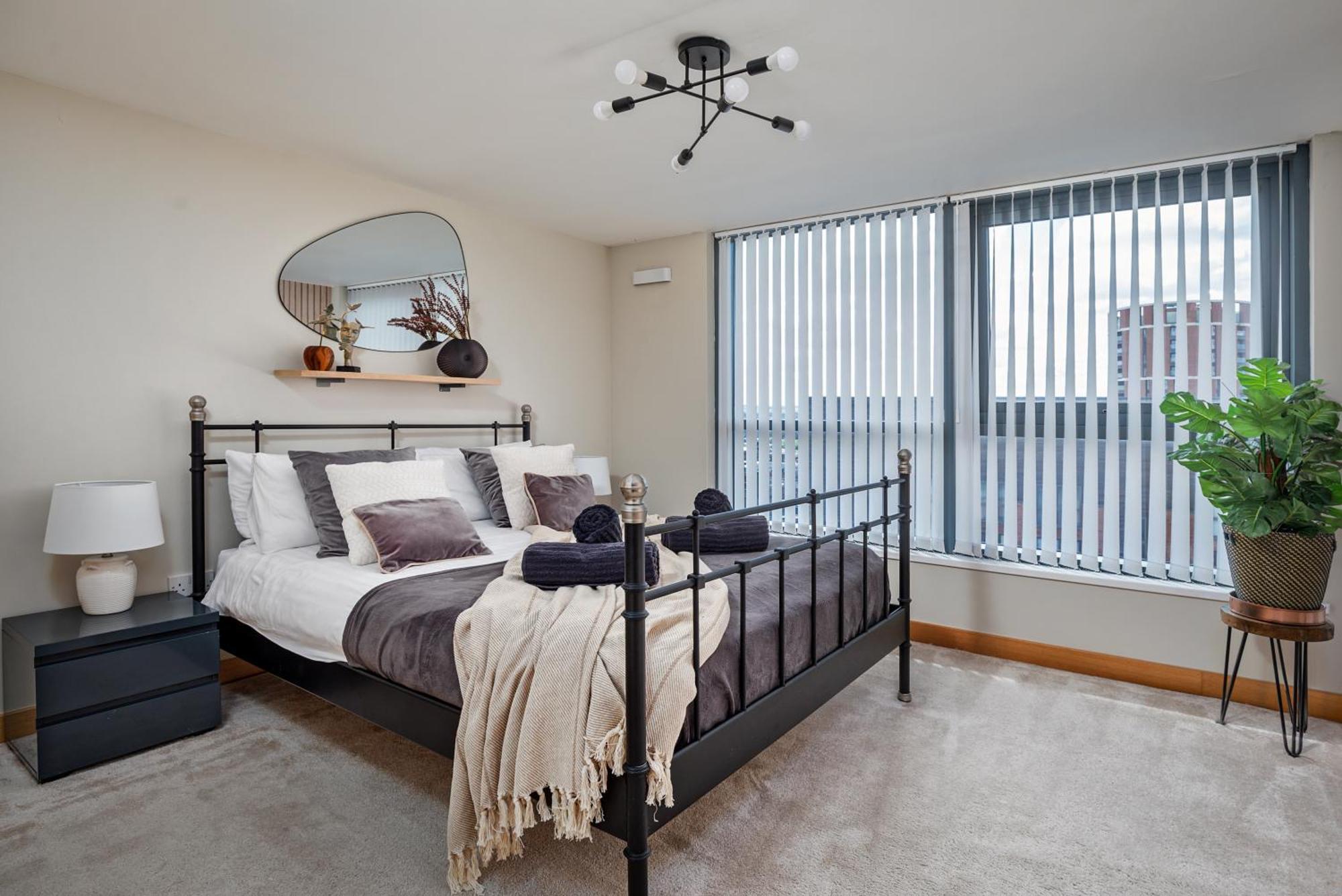 Large Central Penthouse In Leeds ลีดส์ ภายนอก รูปภาพ
