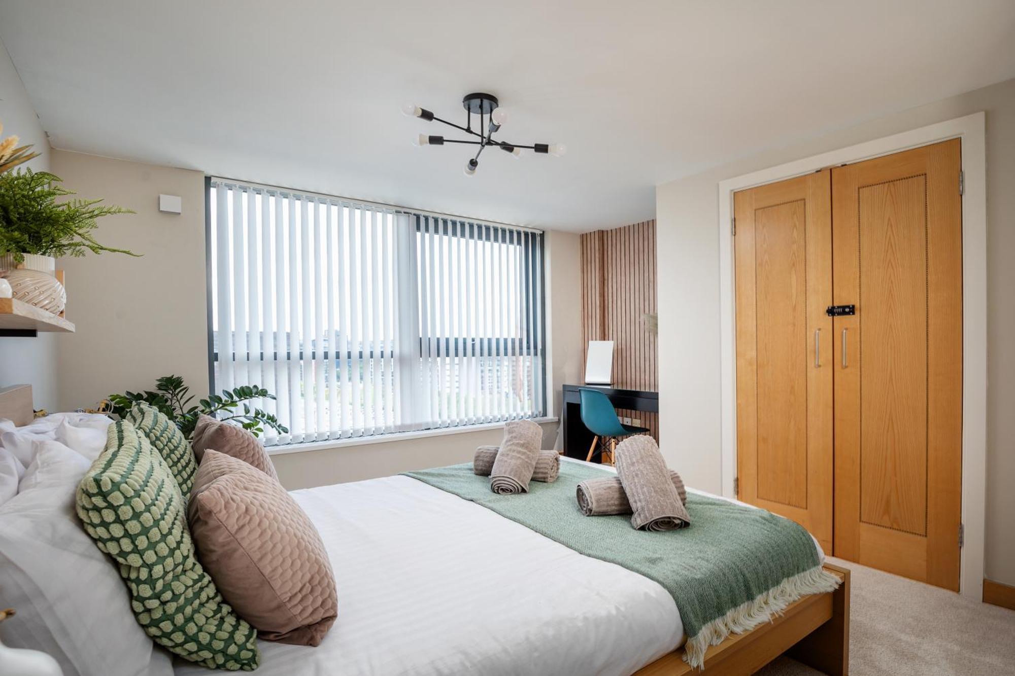 Large Central Penthouse In Leeds ลีดส์ ภายนอก รูปภาพ